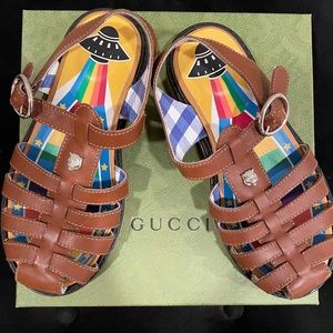 Mint condition kids Gucci sandals size 30 US 12.5